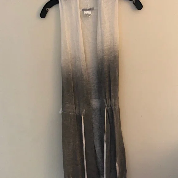 Sarah pacini linen wrap top.  One size - Picture 3 of 13